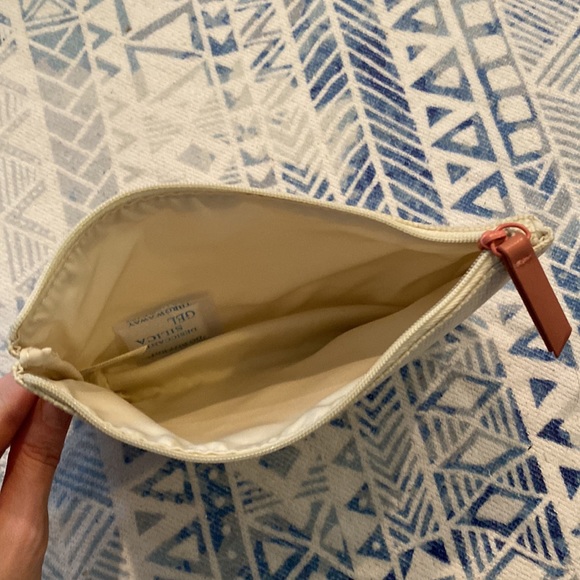 Lancôme Makeup Bag 💋 - Picture 3 of 3